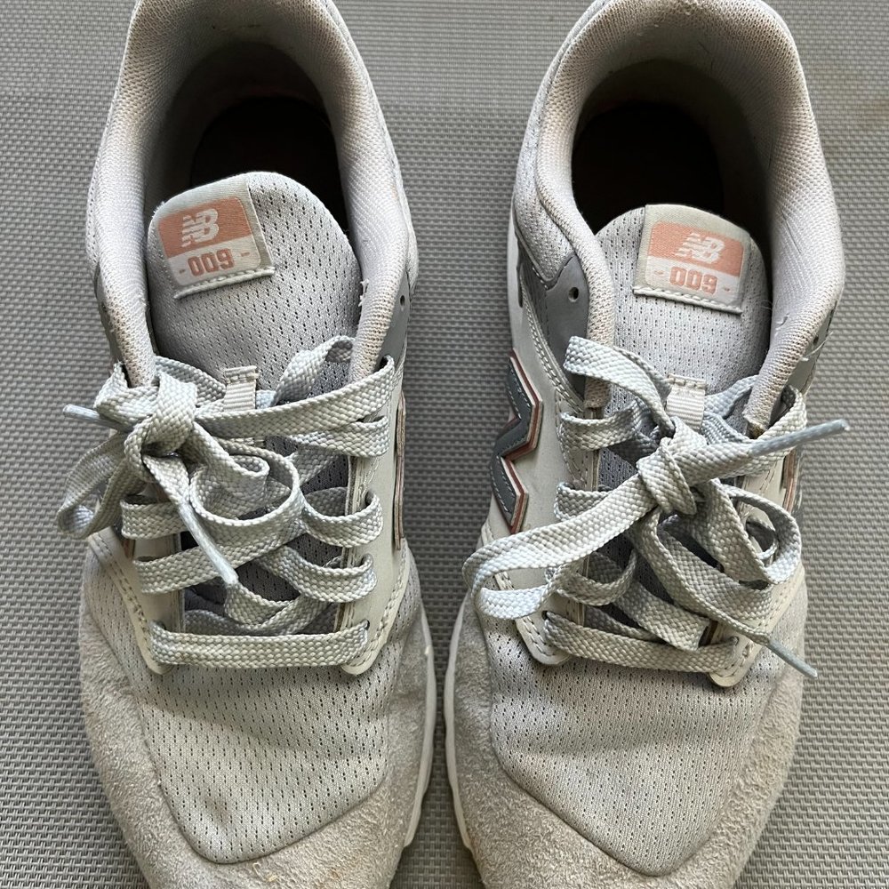 Women’s New Balance size 8